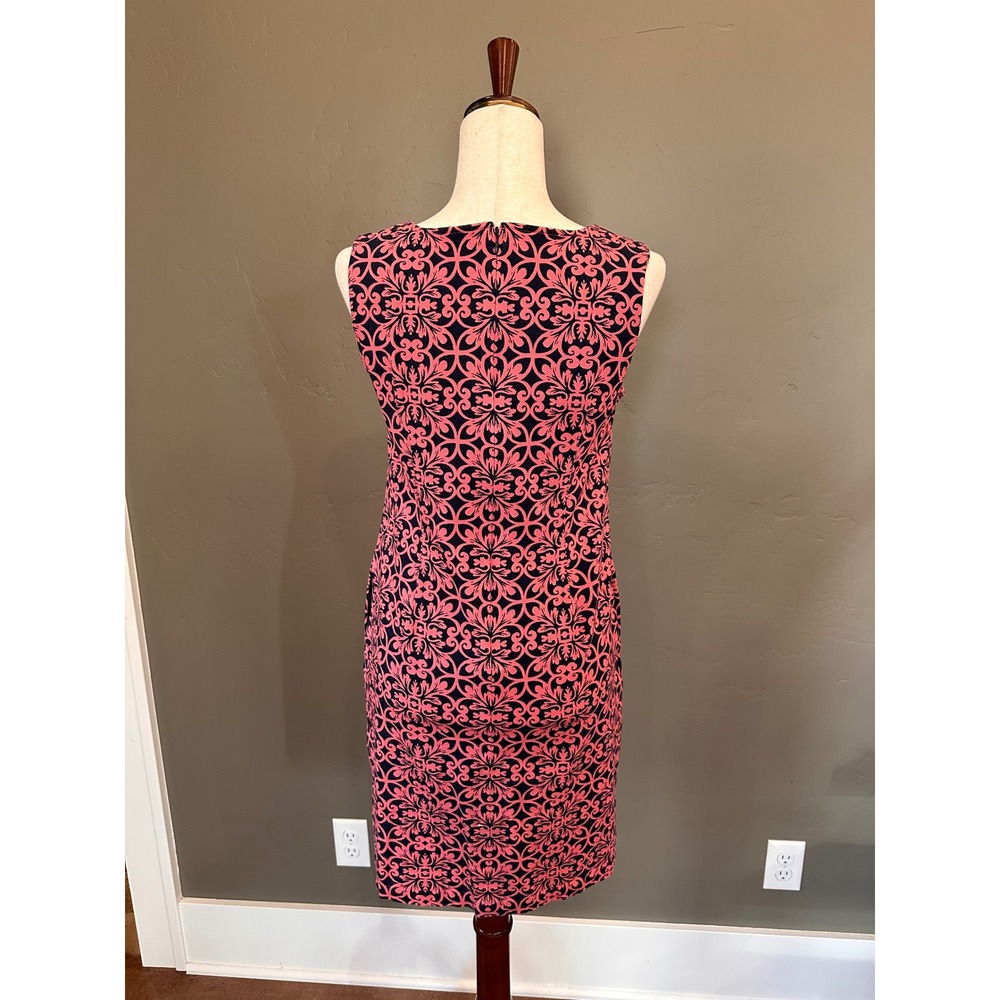 Talbots Shift Dress Women 8 Pink Navy Blue Damask Medallion Sleeveless Notched - Picture 3 of 12